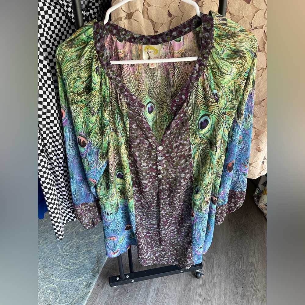 Fig and Flower boho top light weight long sleeves.
